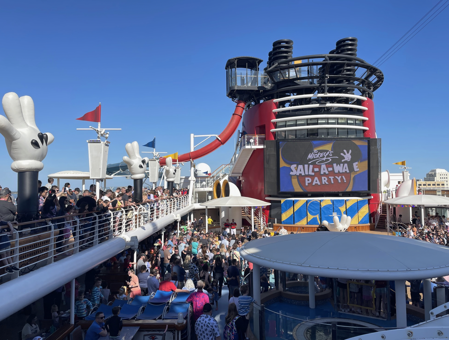 ディズニー・マジック号